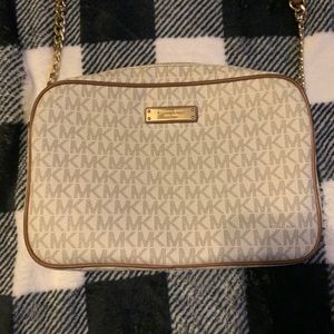 Micheal Kors jet set travel logo crossbody bag